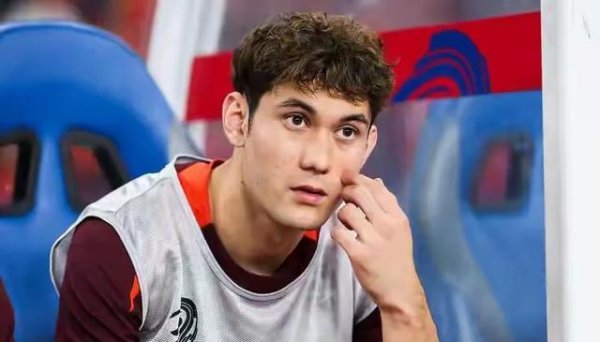 犀牛配资 拜合拉木就不当言论道歉，外界褒贬不一，记者呼吁大家善待他