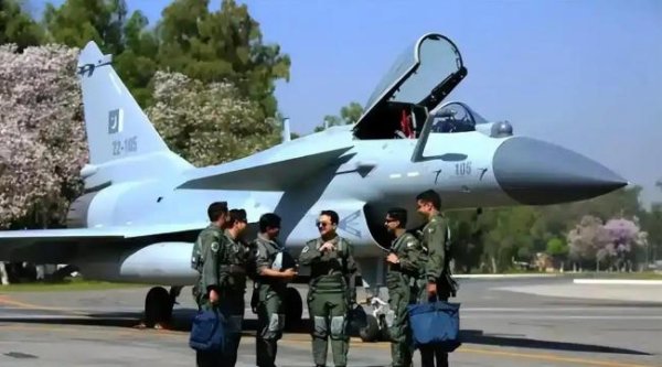 创盈配资 巴基斯坦升职宴 信任危机浮现