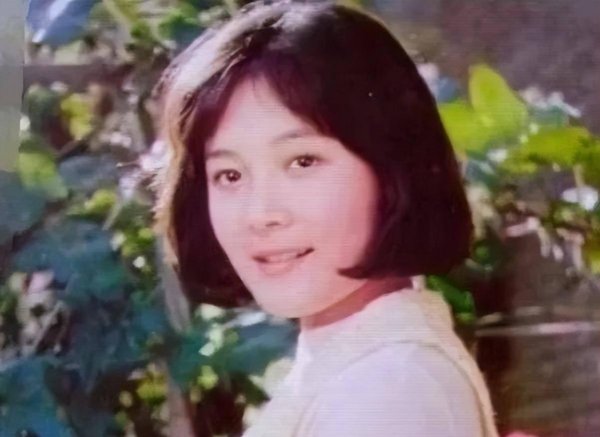 金御网 著名演员娜仁花：我这辈子最正确的决定，就是在42岁高龄为小丈夫生儿子